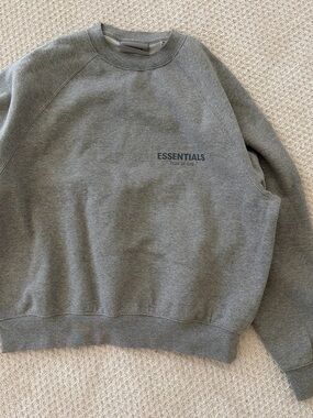 Fear of God ESSENTIALS Crewneck Sweatshirt - Heather Gray